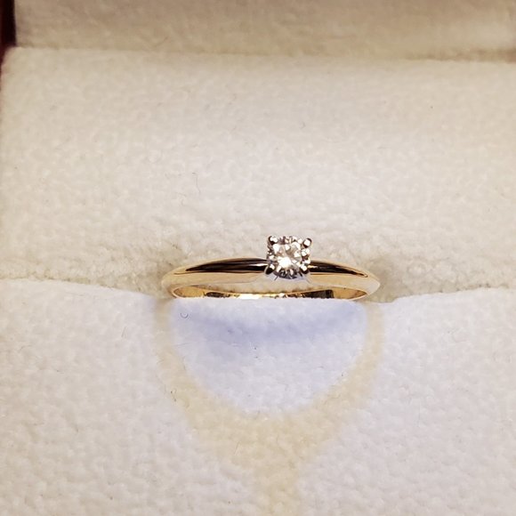 New 14K  Diamond  Solitaire  Engagement  RING - Picture 2 of 9